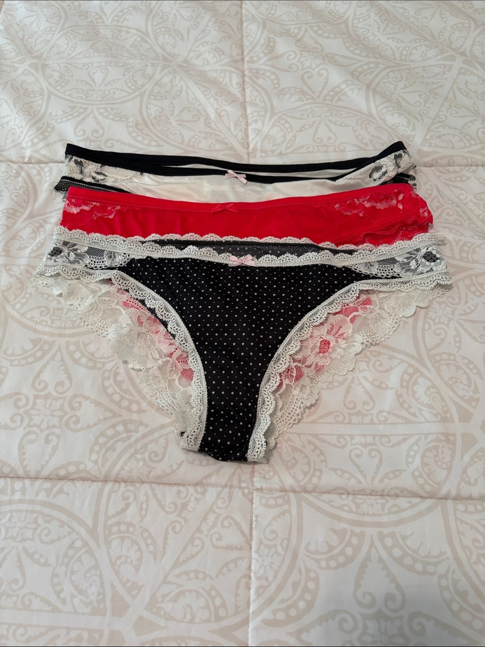 NWOT Victoria’s Secret lace trim cheeky panties